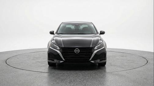 Super Black 2025 Nissan Altima SV FWD