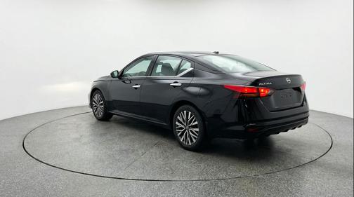 Super Black 2025 Nissan Altima SV FWD