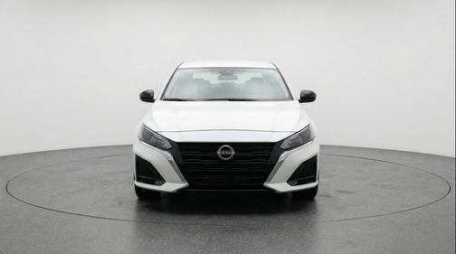 Glacier White 2025 Nissan Altima SV FWD