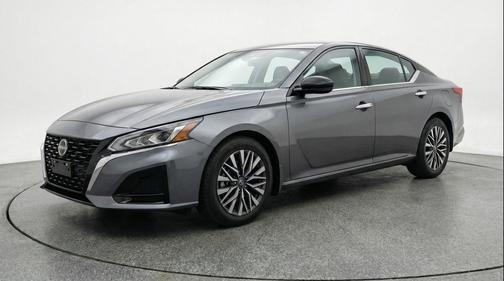 Gun Metallic 2025 Nissan Altima SV FWD