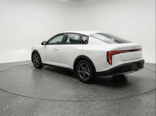 Snow White Pearl 2025 Kia K4 LXS