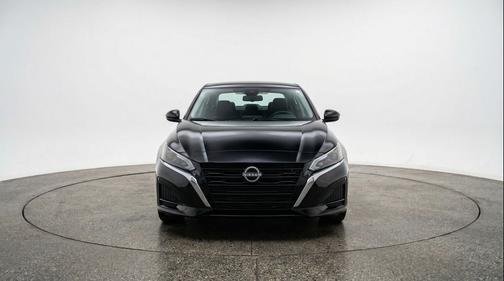 Super Black 2025 Nissan Altima SV FWD