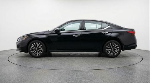Super Black 2025 Nissan Altima SV FWD