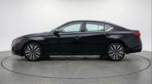 Super Black 2025 Nissan Altima SV FWD
