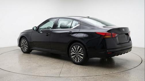 Super Black 2025 Nissan Altima SV FWD
