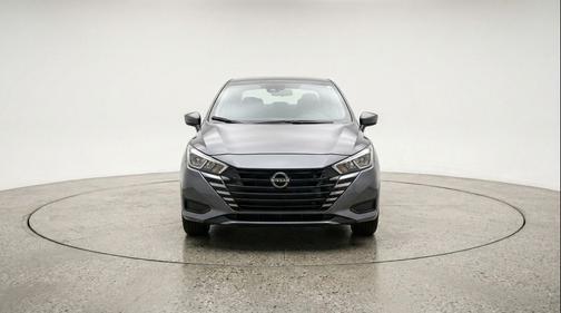 Gun Metallic 2025 Nissan Versa 1.6 SV