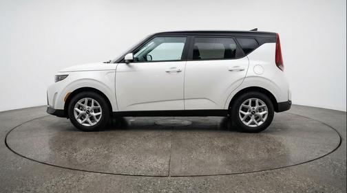 Snow White Pearl 2025 Kia Soul LX