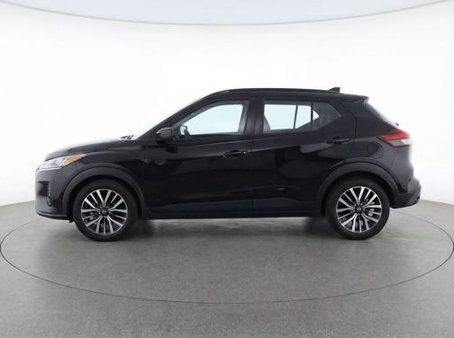 Super Black 2024 Nissan Kicks SV
