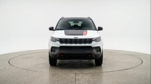 Bright White Clearcoat 2025 Jeep Compass Trailhawk