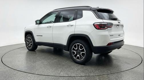 Bright White Clearcoat 2025 Jeep Compass Trailhawk