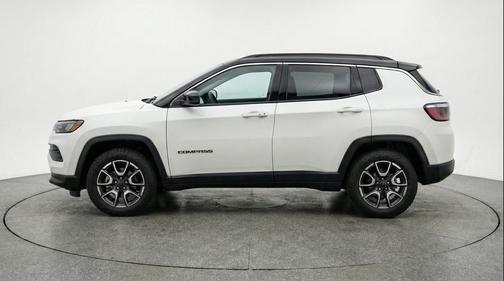 Bright White Clearcoat 2025 Jeep Compass Trailhawk