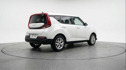 Snow White Pearl 2025 Kia Soul LX