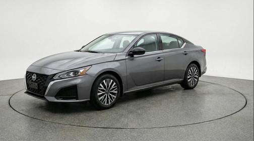 Gun Metallic 2025 Nissan Altima SV FWD