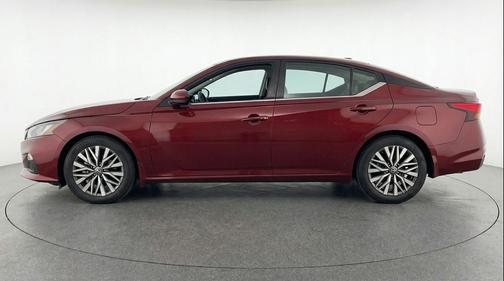 Garnet Pearl Metallic 2025 Nissan Altima SV FWD
