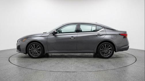 Gun Metallic 2025 Nissan Altima SV FWD