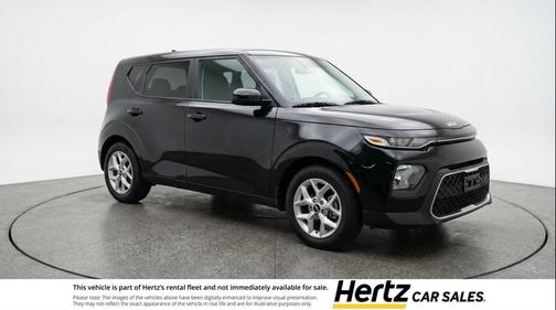 Fusion Black 2025 Kia Soul LX