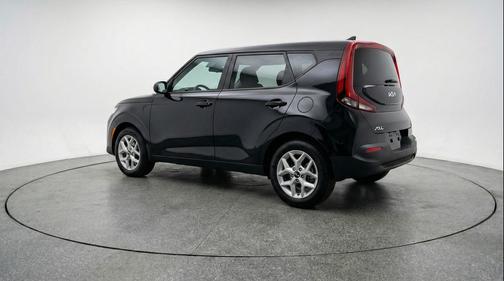 Fusion Black 2025 Kia Soul LX