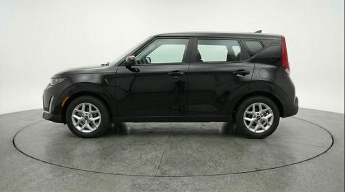 Fusion Black 2025 Kia Soul LX