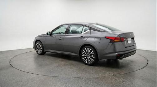 Gun Metallic 2025 Nissan Altima SV FWD