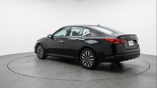 Super Black 2025 Nissan Altima SV FWD