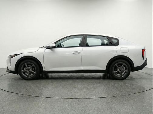 Snow White Pearl 2025 Kia K4 LXS