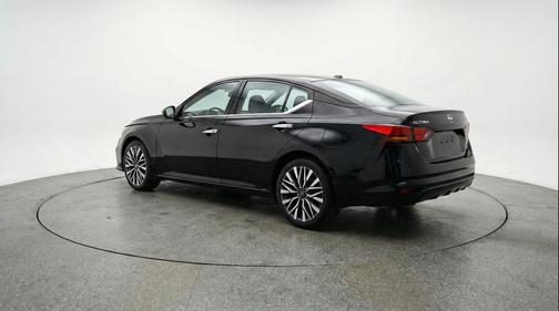 Super Black 2025 Nissan Altima SV FWD