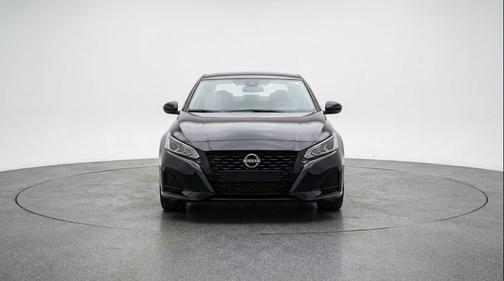Super Black 2025 Nissan Altima SV FWD