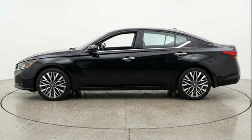 Super Black 2025 Nissan Altima SV FWD