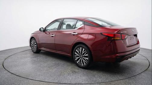 Garnet Pearl Metallic 2025 Nissan Altima SV FWD