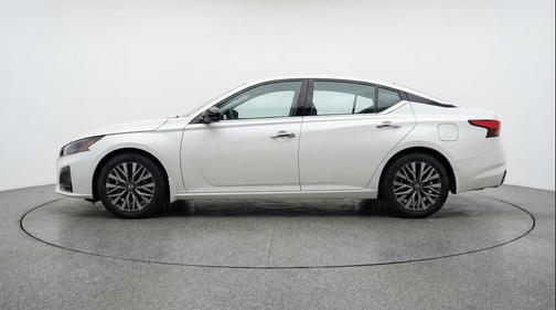 Pearl White Tricoat 2025 Nissan Altima SV FWD