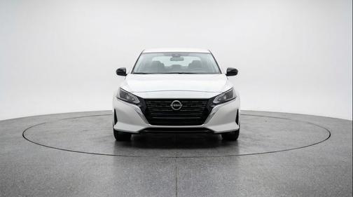 Pearl White Tricoat 2025 Nissan Altima SV FWD