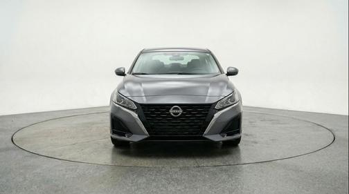 Gun Metallic 2025 Nissan Altima SV FWD
