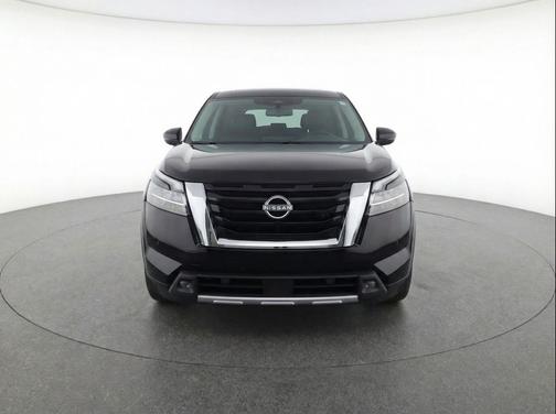 Super Black 2024 Nissan Kicks SV