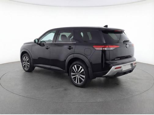 Super Black 2024 Nissan Kicks SV