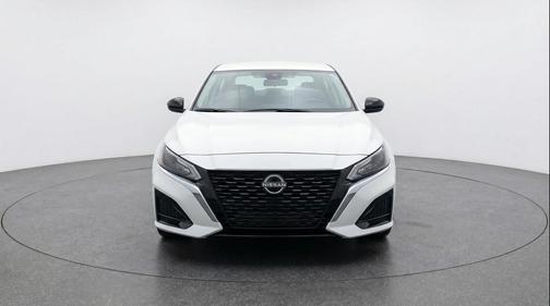 Glacier White 2025 Nissan Altima SV FWD