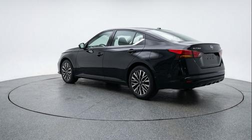 Super Black 2025 Nissan Altima SV FWD