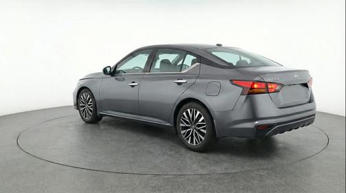 Gun Metallic 2025 Nissan Altima SV FWD