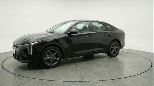 Aurora Black Pearl 2025 Kia K4 LXS