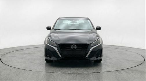 Super Black 2025 Nissan Altima SV FWD