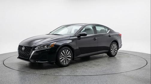 Super Black 2025 Nissan Altima SV FWD