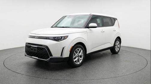 Snow White Pearl 2025 Kia Soul LX