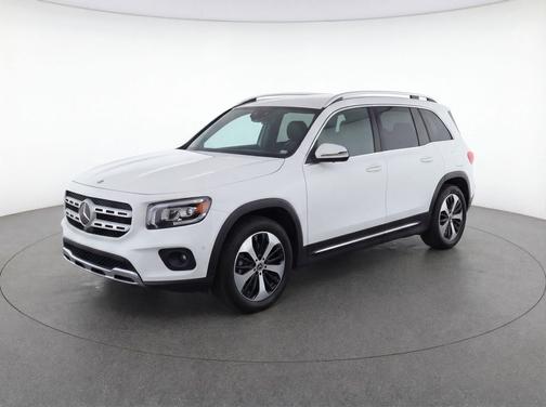 Polar White 2025 Mercedes-Benz GLB 250 4MATIC