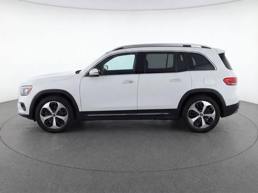 Polar White 2025 Mercedes-Benz GLB 250 4MATIC
