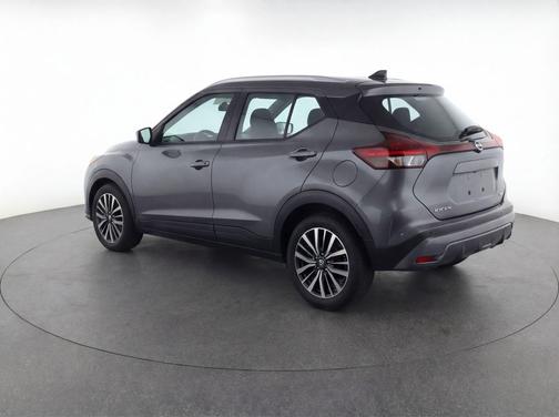 Gun Metallic 2024 Nissan Kicks SV