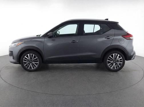 Gun Metallic 2024 Nissan Kicks SV
