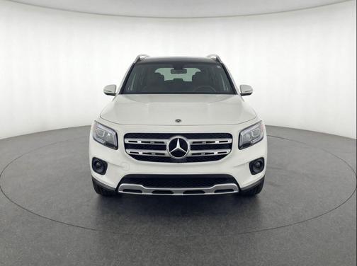 Polar White 2025 Mercedes-Benz GLB 250 4MATIC