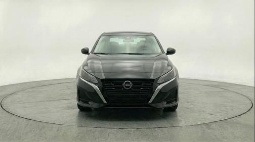 Super Black 2025 Nissan Altima SV FWD