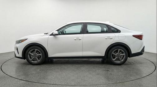Snow White Pearl 2025 Kia K4 LXS