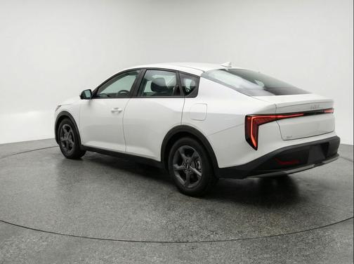 Snow White Pearl 2025 Kia K4 LXS