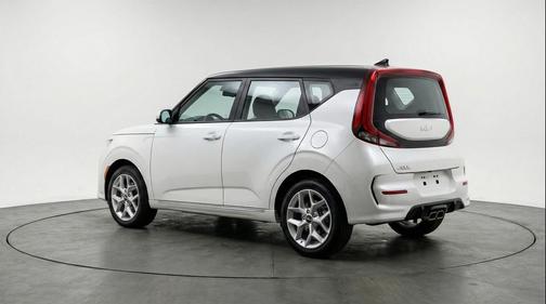 Snow White Pearl 2025 Kia Soul LX